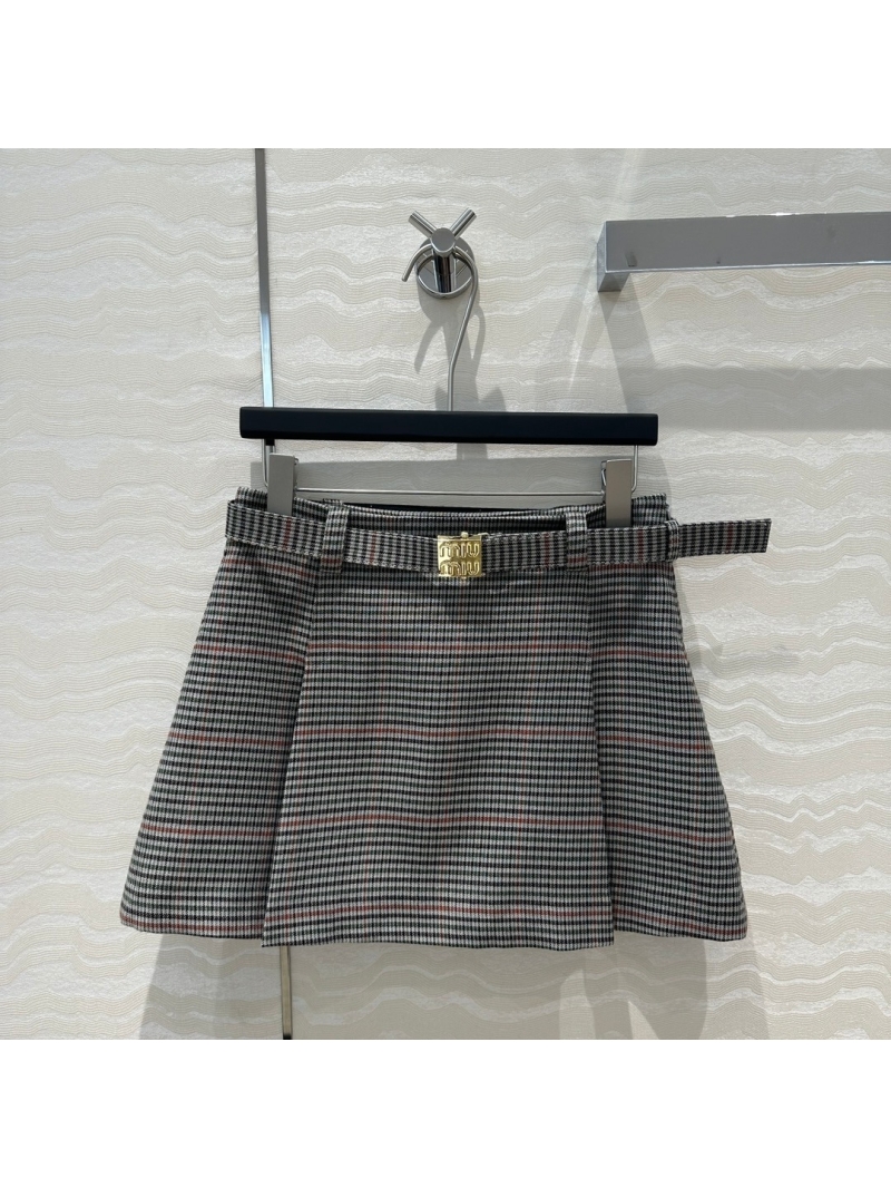 Miu Miu Collection Youthful Plaid Wool Pleated Skirt in Gray