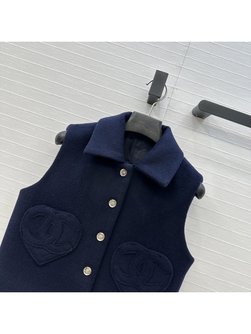 Chanel 25K 100% Wool Heart Pocket Cropped Vest