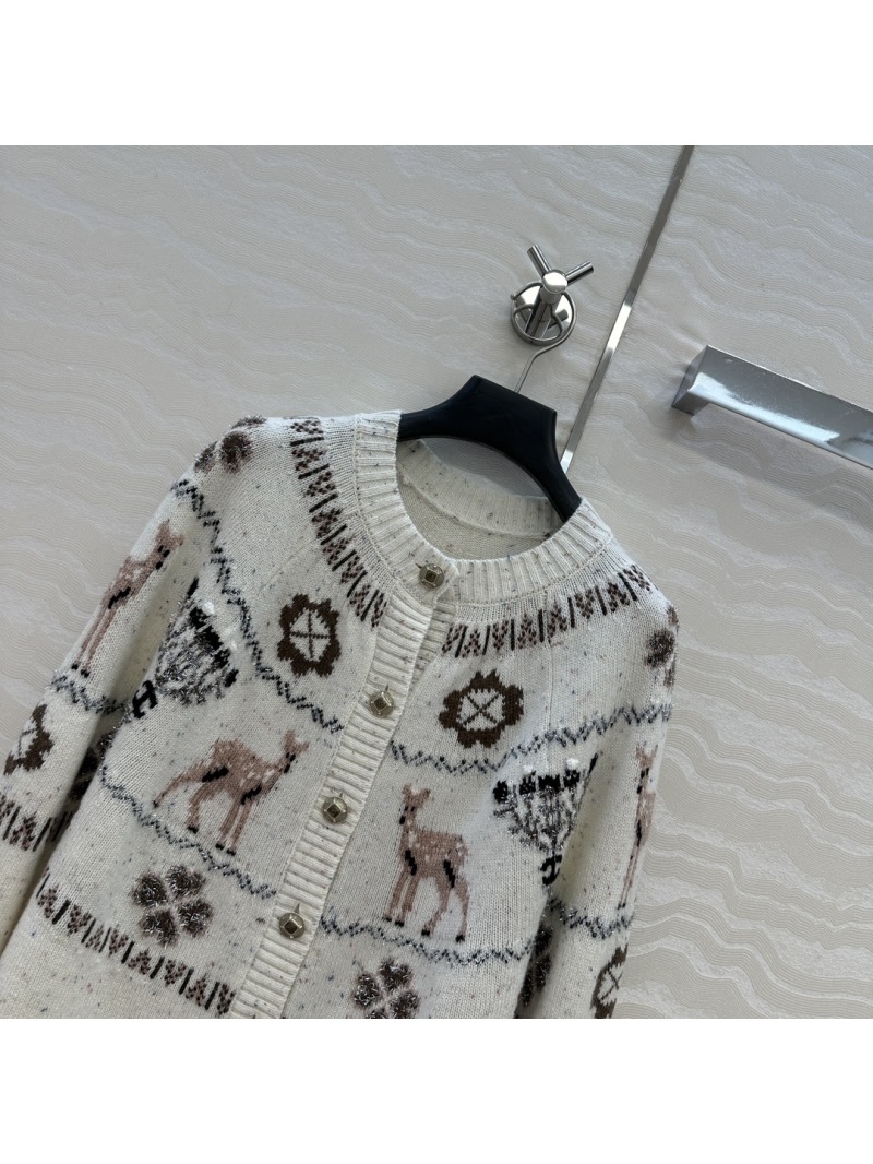Chanel Limited Edition 25N Coconeige Ski Collection Cardigan – White | Custom Wool Yarn, Fair Isle Intarsia, Metal Buttons
