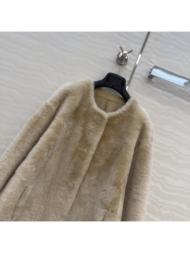 MaxMara Sumptuous Spanish Shearling Coat - Luxe Collarless Relaxed Fit, Camel