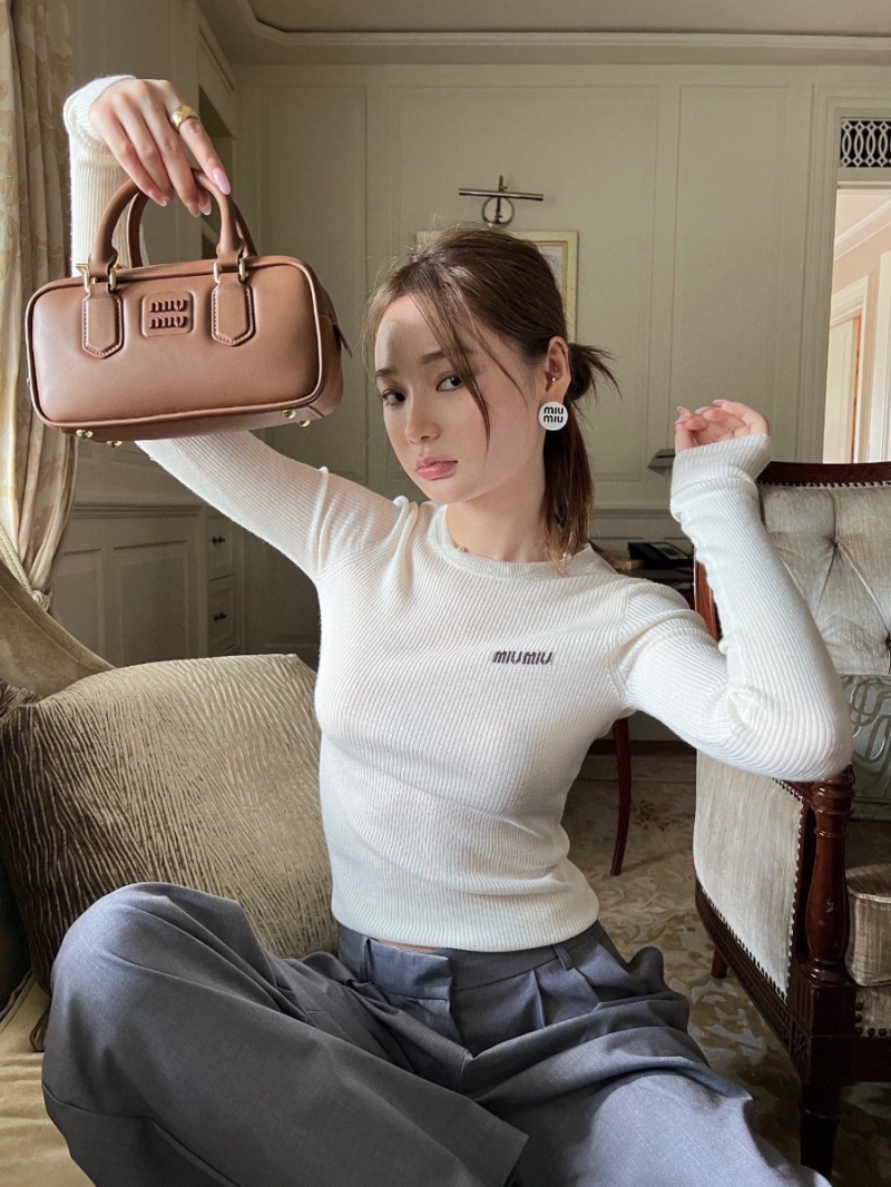 Miu Miu 2024 Autumn/Winter New Slim Fit Round Neck Knitted Sweater