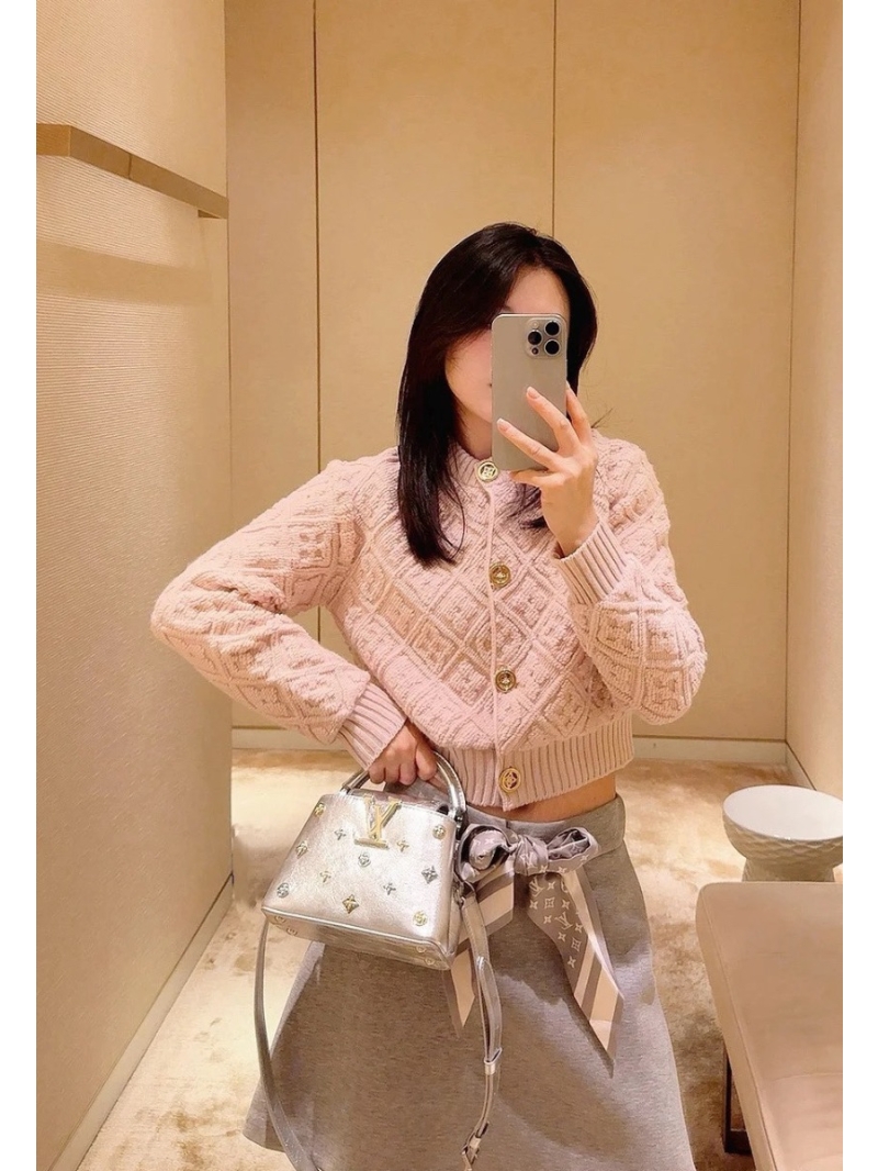 Louis Vuitton Cinnamon Pink Monogram Jacquard Wool-Cashmere Blend Cardigan | Limited Edition Ski Collection