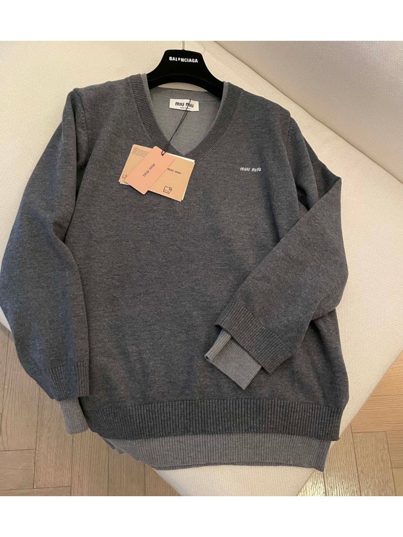 Miu Miu New Wool V-neck Sweater Double-layer Knit. Dark Grey