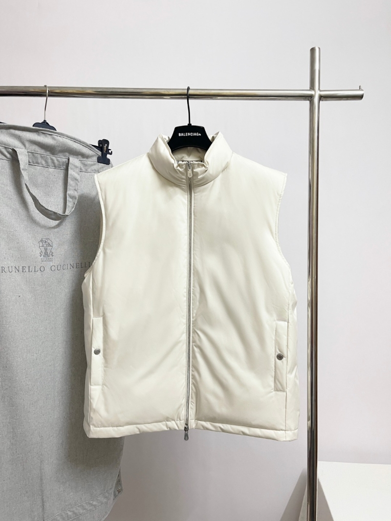 Brunello Cucinelli Off-White Stand-Collar Goose Down Vest – Minimalist Quilted Puffer Vest with High Collar and Side Pockets