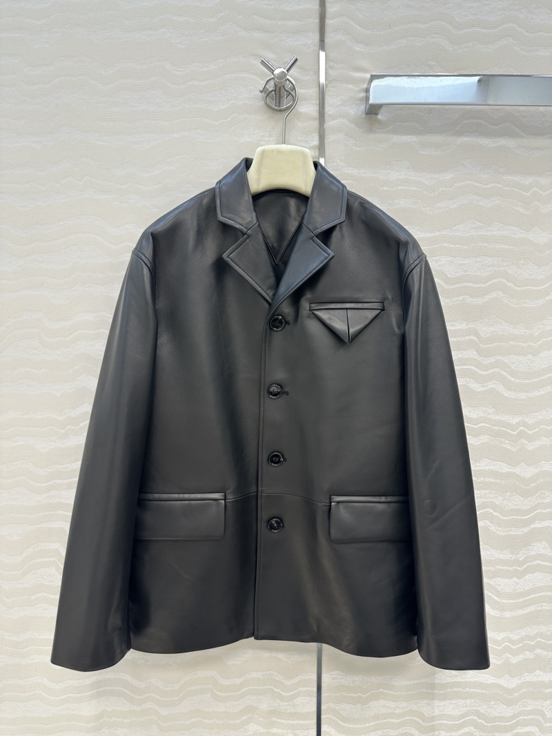 Bottega Veneta Soft Lamb Leather Blazer Jacket | Vintage Modern Tailoring | Triangular Flap Pockets