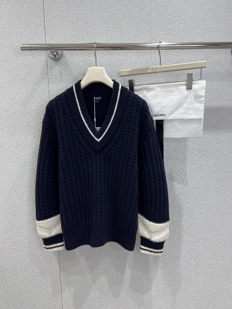 Chanel 25N Ski Collection V-Neck Knit Sweater in Navy Blue and Cream | Ribbed Texture, Collegiate Style, Oversized Fit