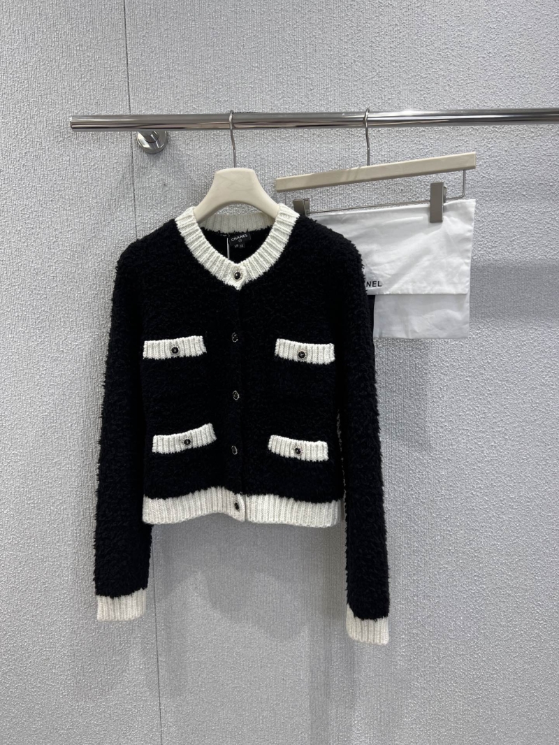 Chanel Boutique Black & Cream Cropped Knit Cardigan - Soft Bouclé Wool, Timeless Contrast Trim, Elevated Casual Luxury