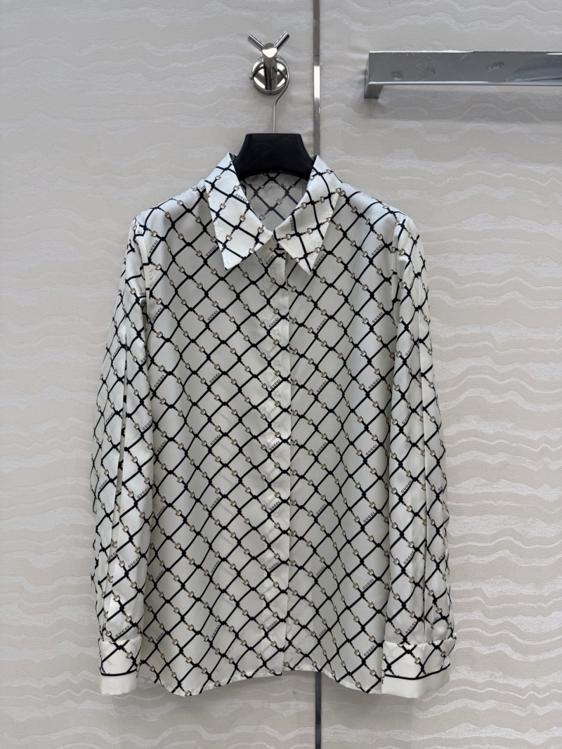 Gucci Exquisite 100% Silk Twill Horsebit Print Blouse – Tailored Slimming Fit