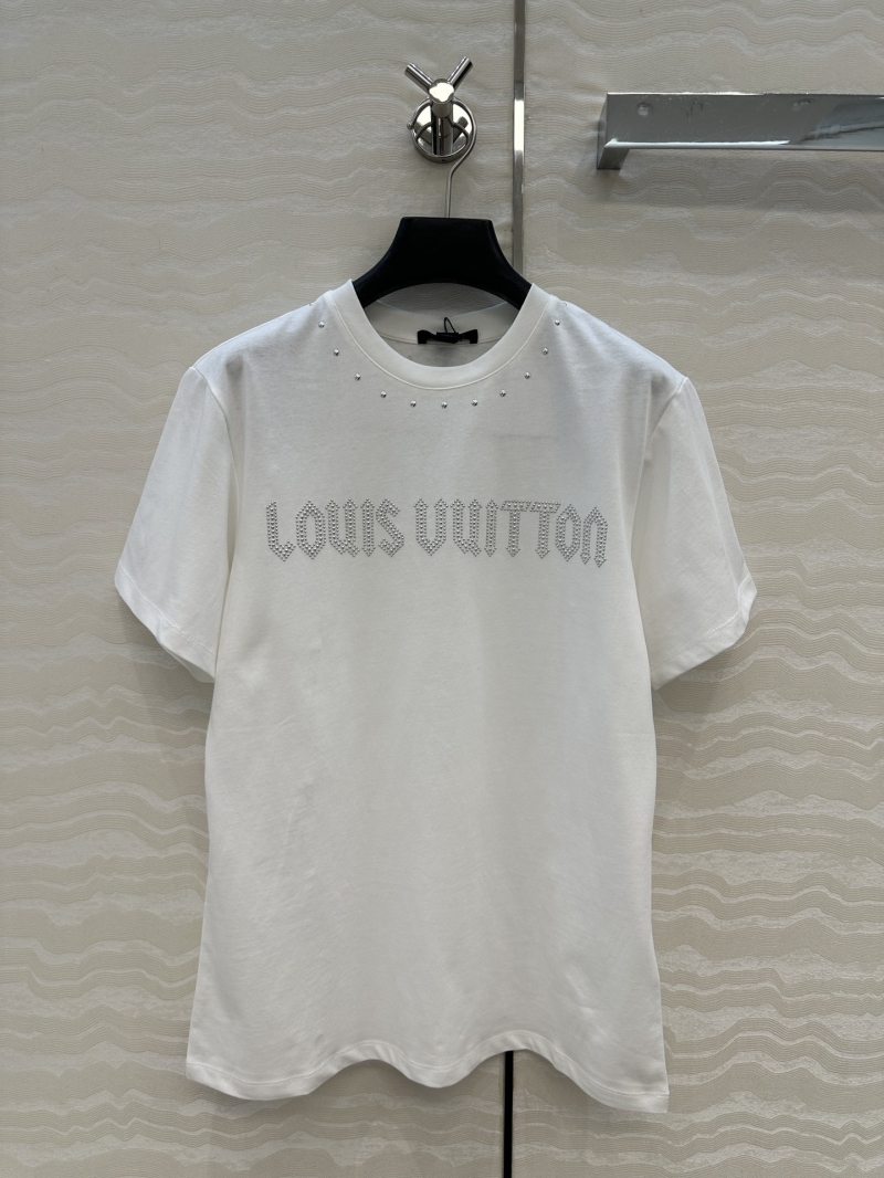 Louis Vuitton Spring 2026 Collection White Short-Sleeve T-Shirt in Soft Cotton Knit with Embellished Logo