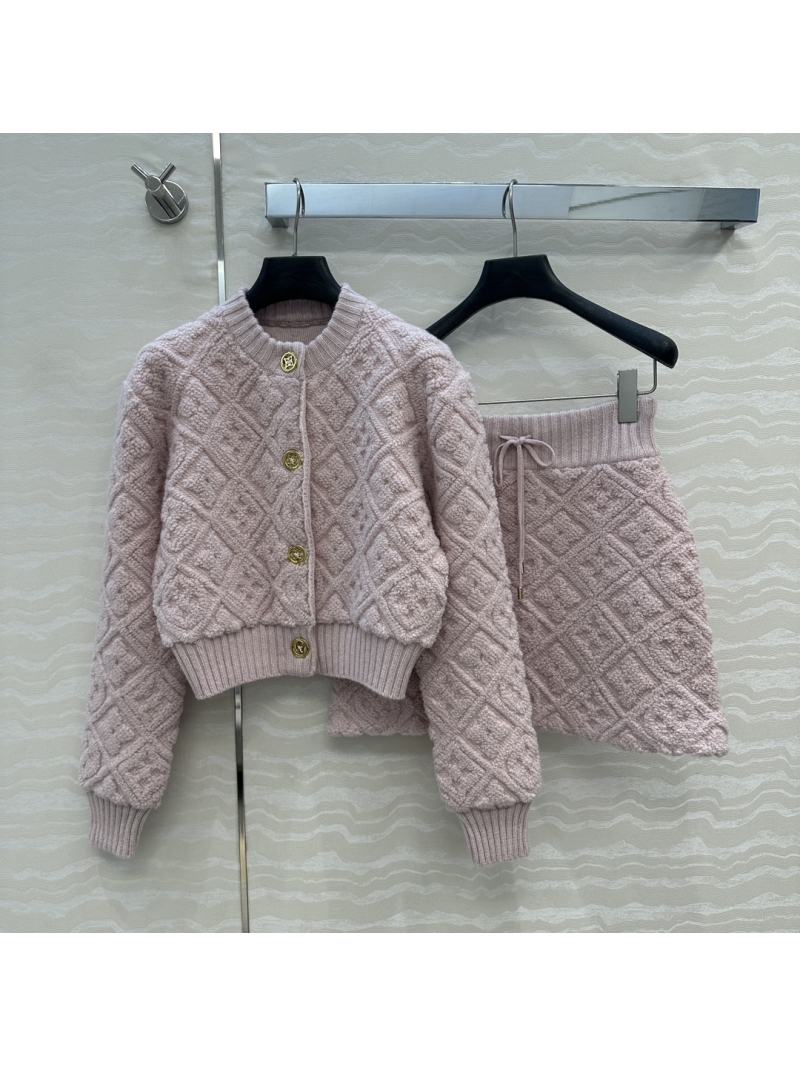 Louis Vuitton Cinnamon Pink Monogram Jacquard Wool-Cashmere Blend Cardigan | Limited Edition Ski Collection