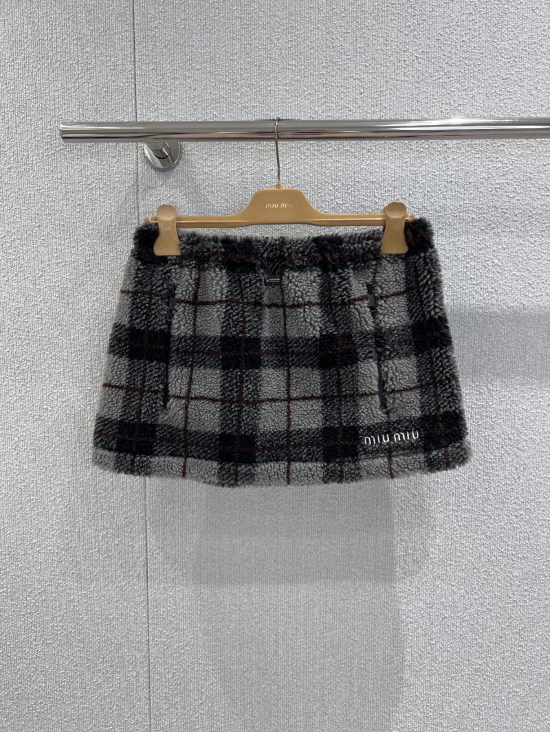 Miu Miu Mini Skirt, Retro Plaid Teddy Fleece, High-Waisted Elastic Waistband, Autumn Winter Collection