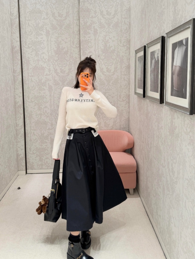 Loewe Elevated Cotton Jersey T-Shirt | Signature Anagram Embroidery | Relaxed Boxy Fit | Exquisite Olive Green